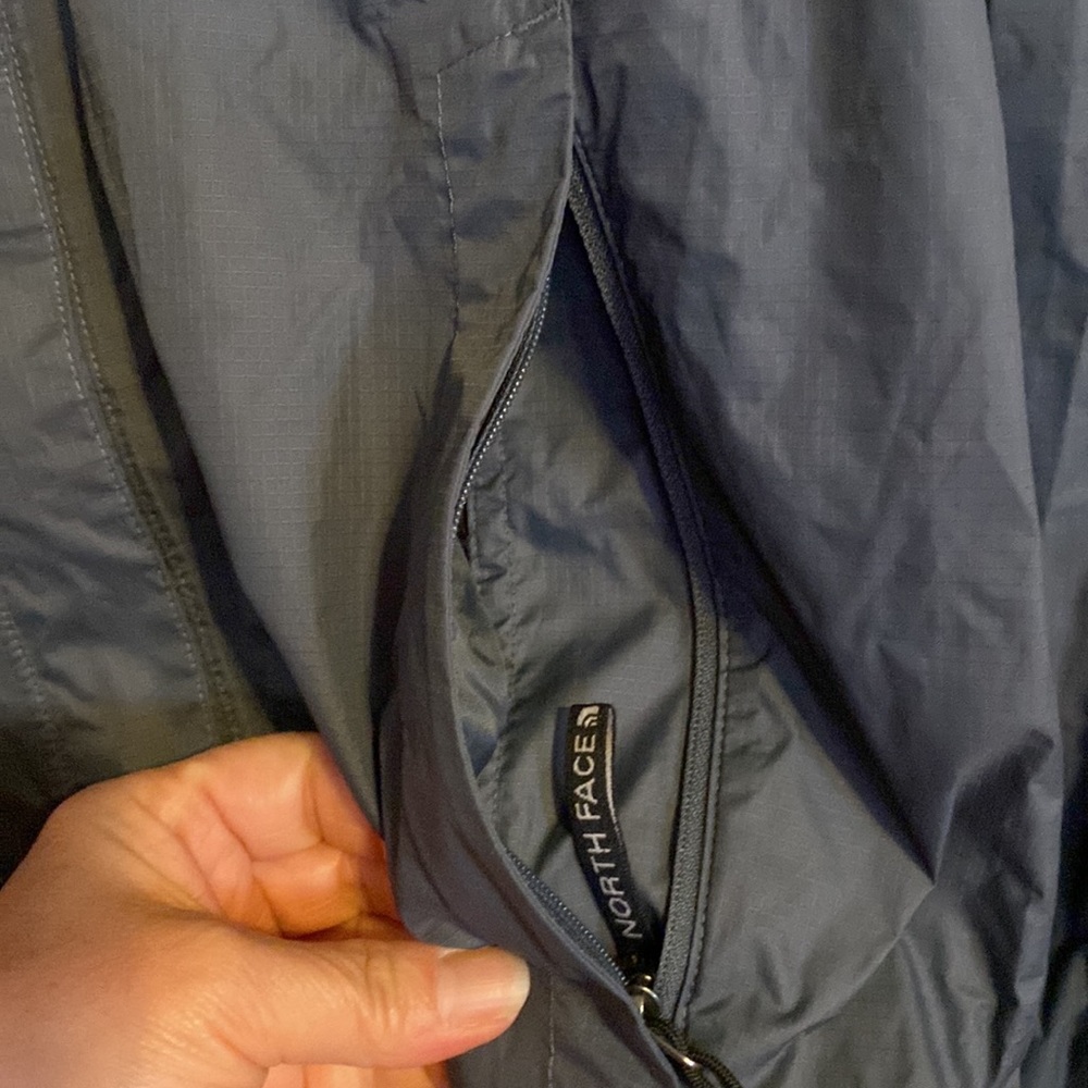 North Face Rain Jacket Size S - Picture 5 of 10